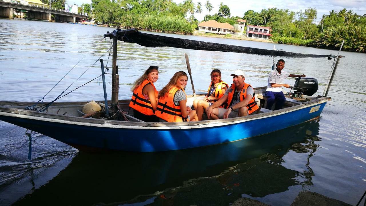 Homestay Ala Riverview Lodge コタバル エクステリア 写真